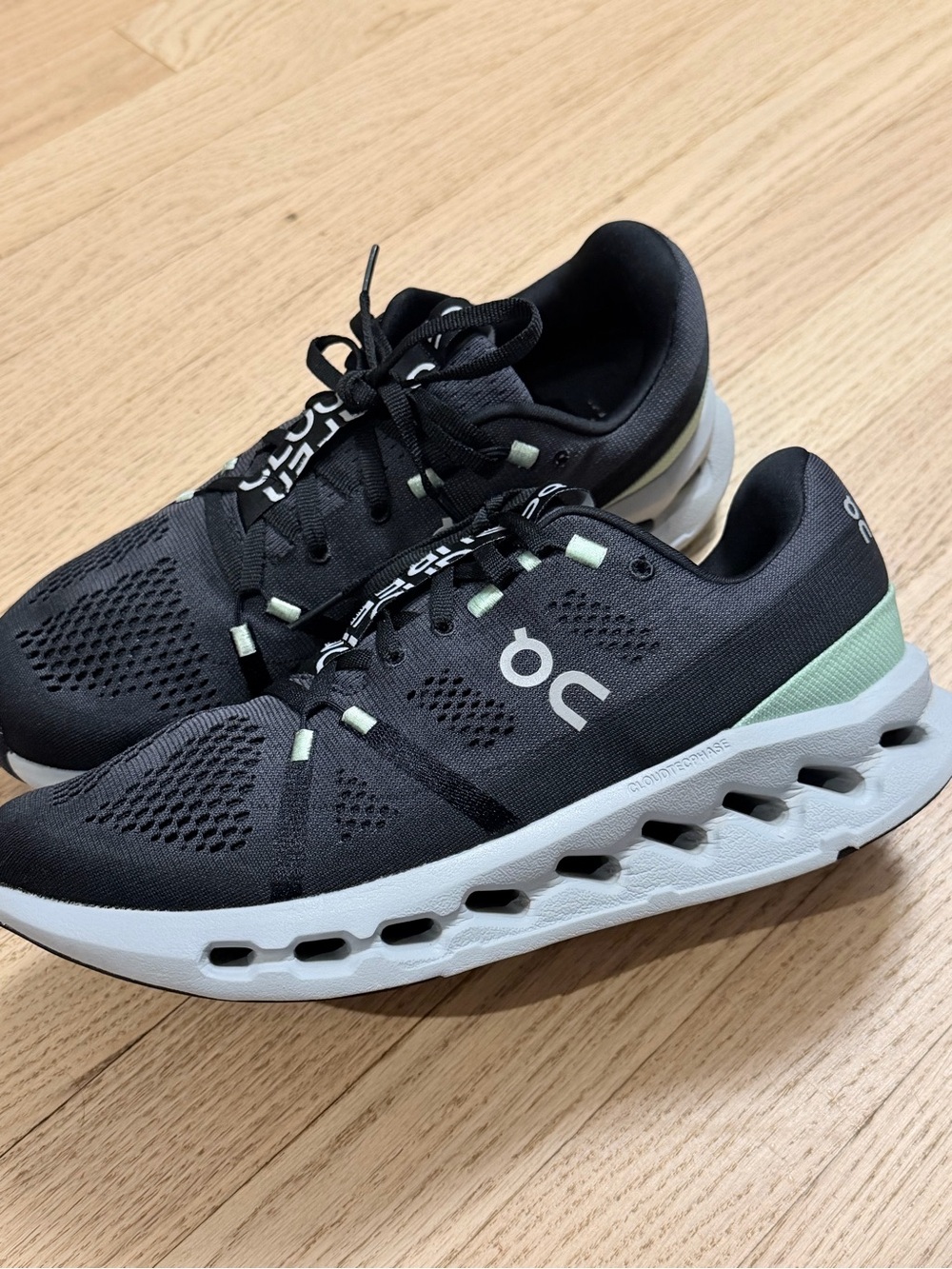 On Cloudsurfer Women’s Running Shoes Black Mint Size 11